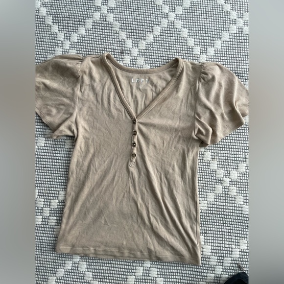 LOFT Tan Henley top with gathered puff sleeves - Picture 1 of 7